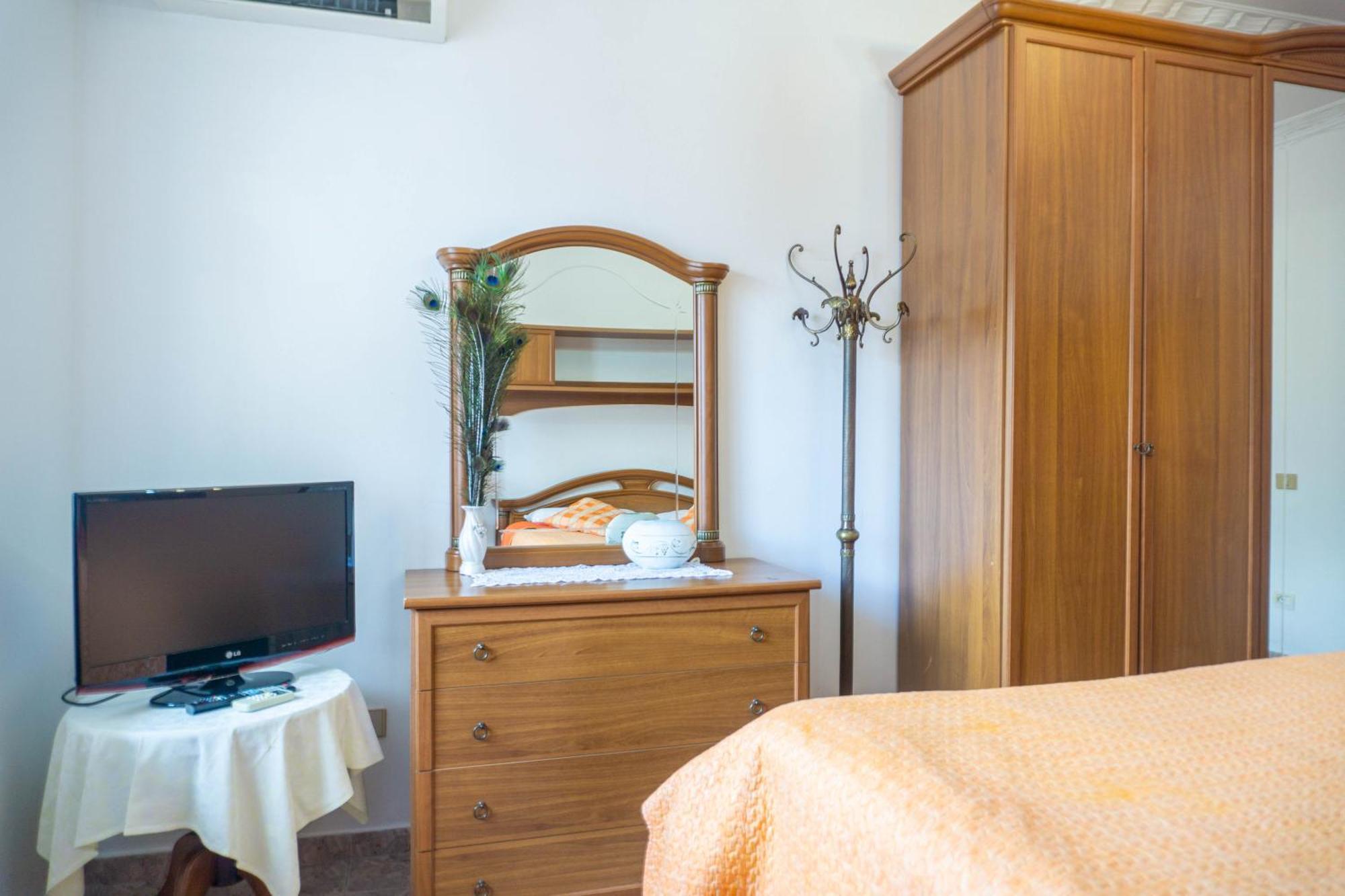 Bllok Bright Private Bedrooms With Private Bathroom On Shared Apartment Тирана Екстер'єр фото