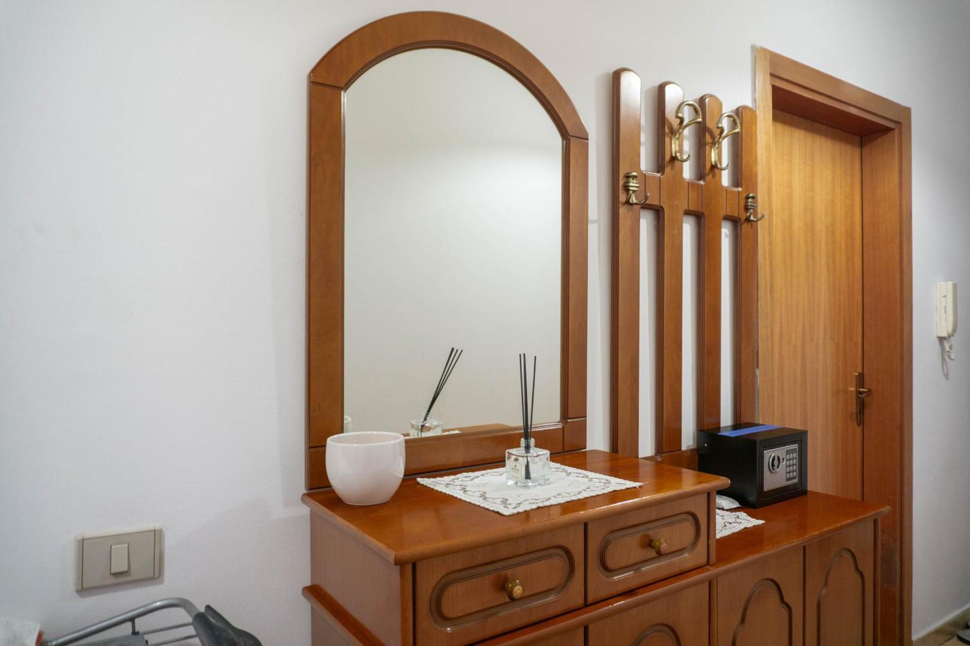 Bllok Bright Private Bedrooms With Private Bathroom On Shared Apartment Тирана Екстер'єр фото