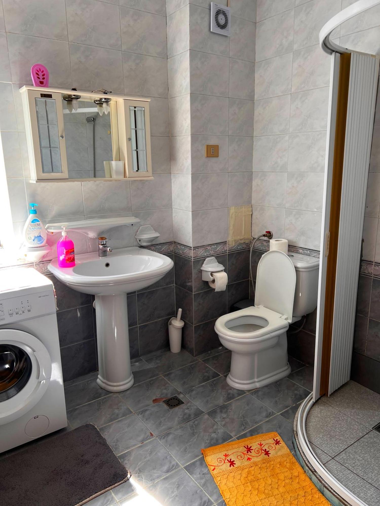 Bllok Bright Private Bedrooms With Private Bathroom On Shared Apartment Тирана Екстер'єр фото